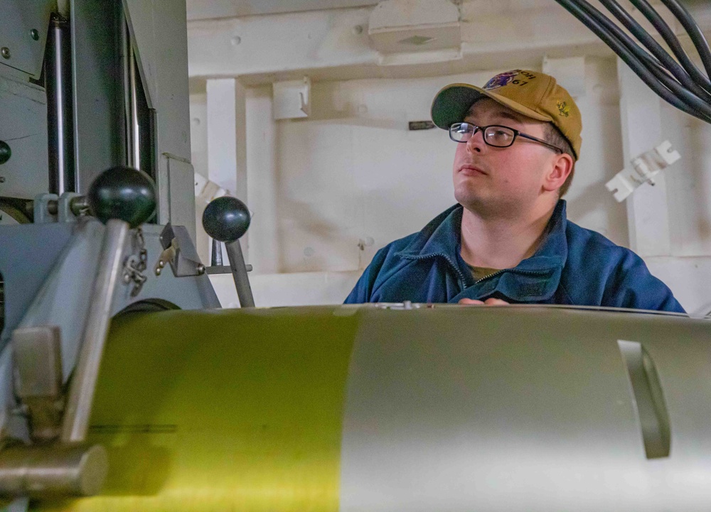 USS Shiloh (CG 67) Mark 46 Torpedo Movement