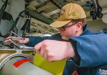 USS Shiloh (CG 67) Mark 46 Torpedo Movement