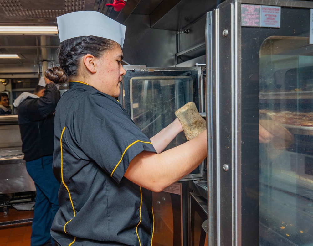 USS Shiloh (CG 67) Meal Preparation