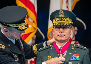 Chief of Staff of the Republic of Korea Army Arrival Ceremony