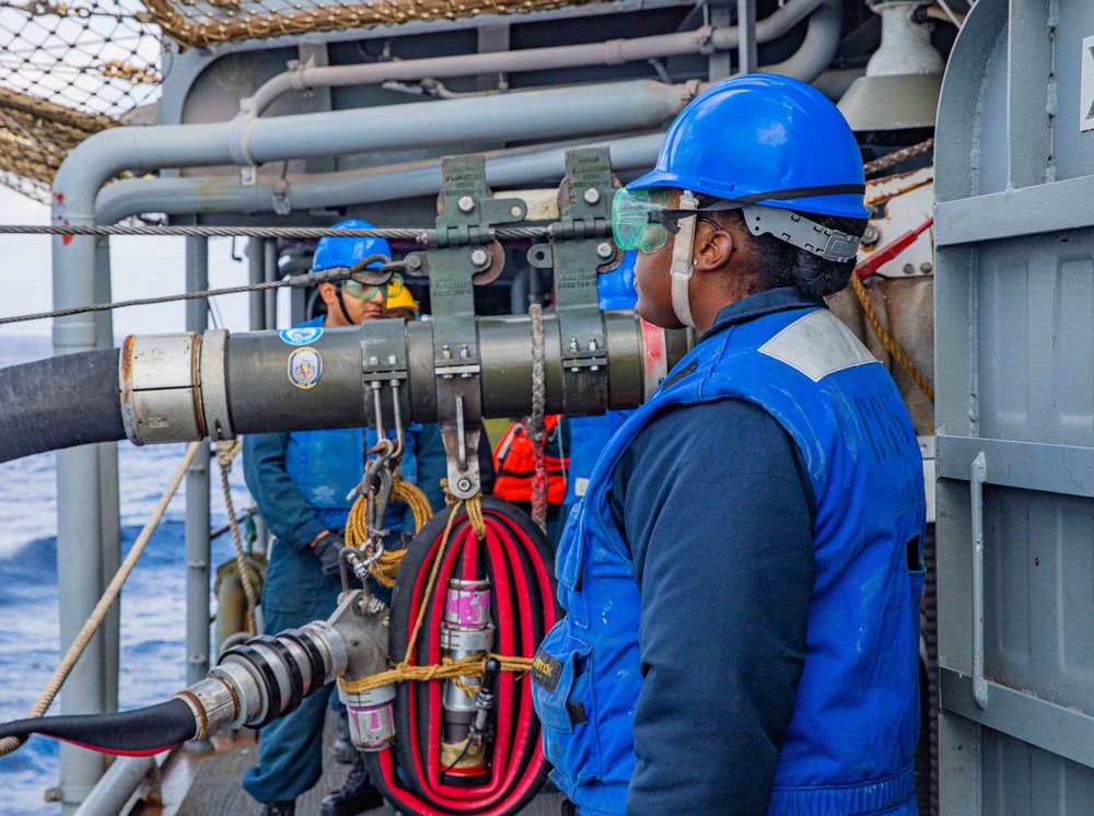 USS Shiloh (CG 67) Fueling-At-Sea