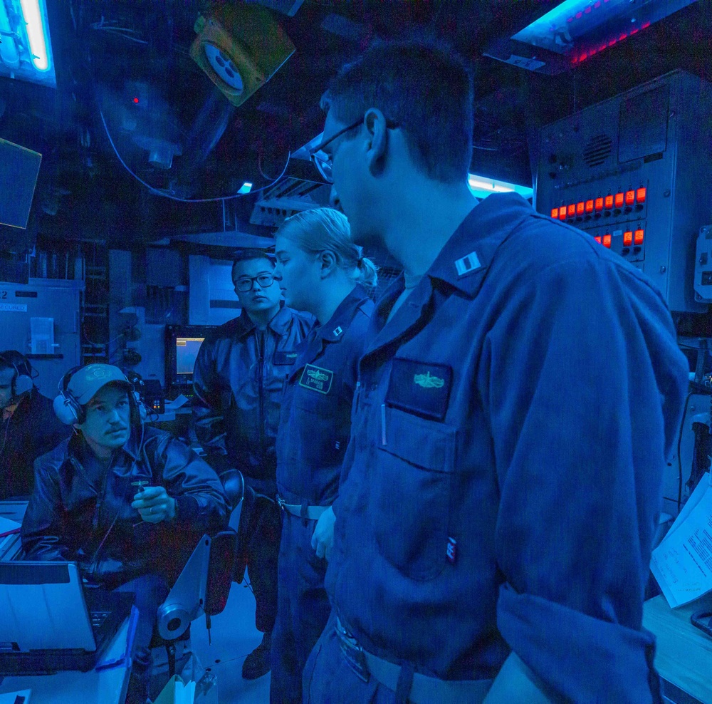 USS Shiloh (CG 67) Combat Information Center