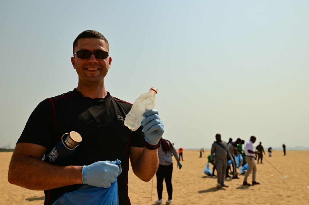 USCGC Spencer (WMEC 905) participates in a joint organization beach clean-up