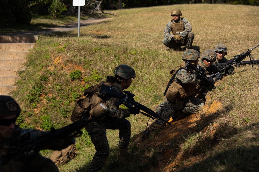 Marines with CLR-37 conduct machine gun range