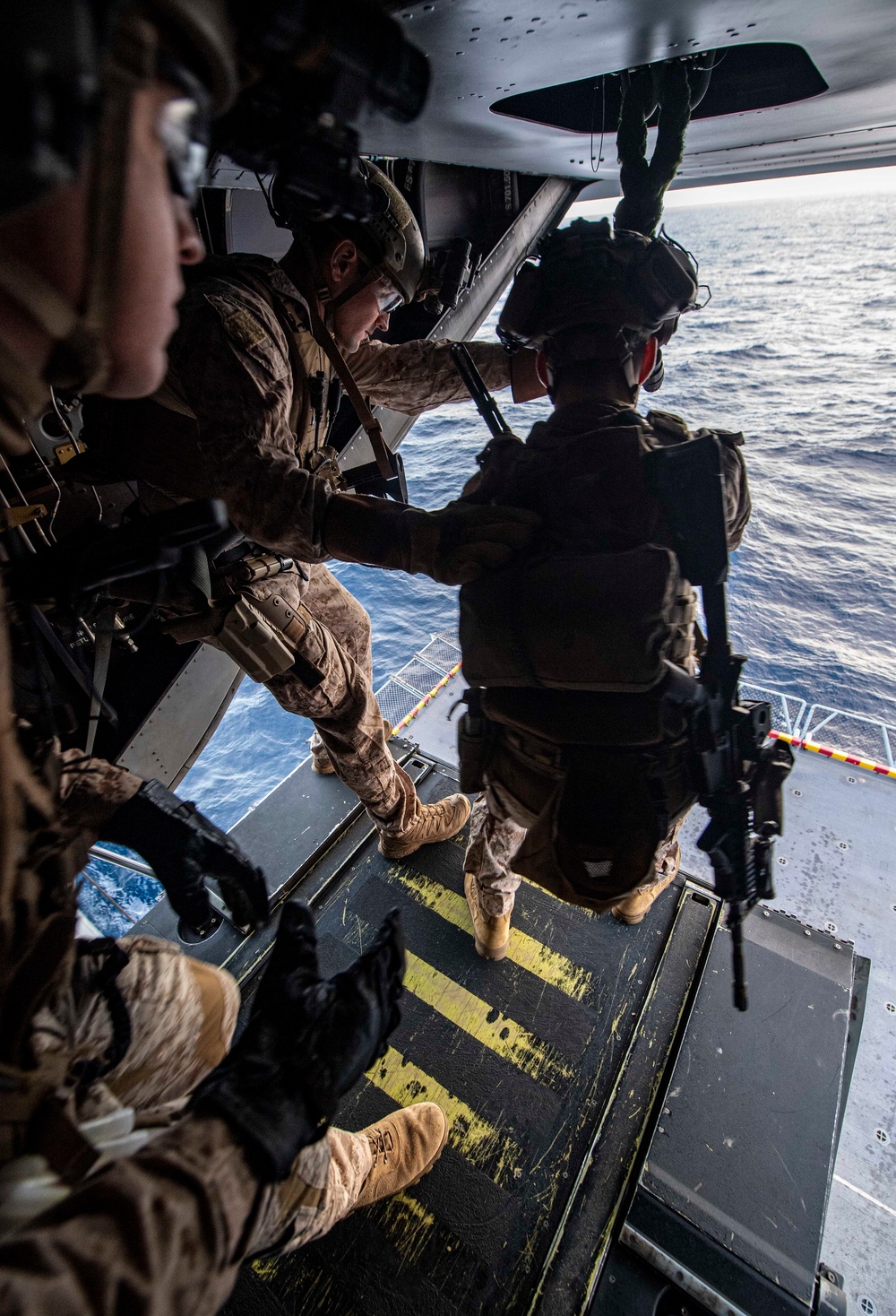 DVIDS - Images - 31st MEU Conducts Fast Rope Drills Aboard USS America ...