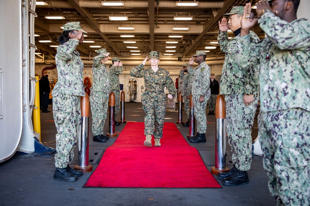 Command Surgeon USINDOPACOM visits USS Arlington