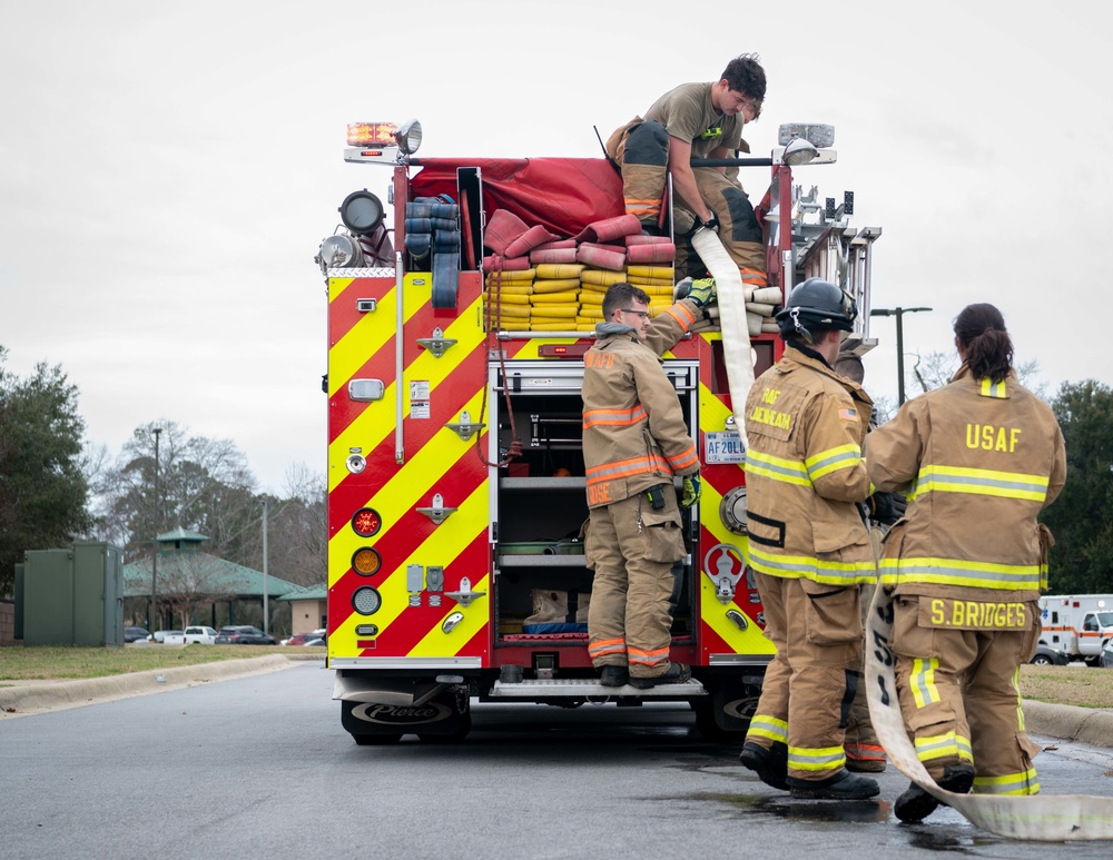 Team Shaw firefighters rapidly respond to vehicle fire