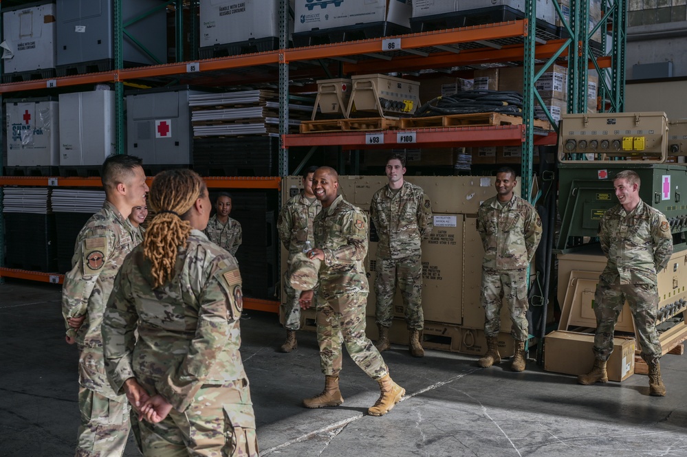 New command chief immerses with 15th Wing Airmen