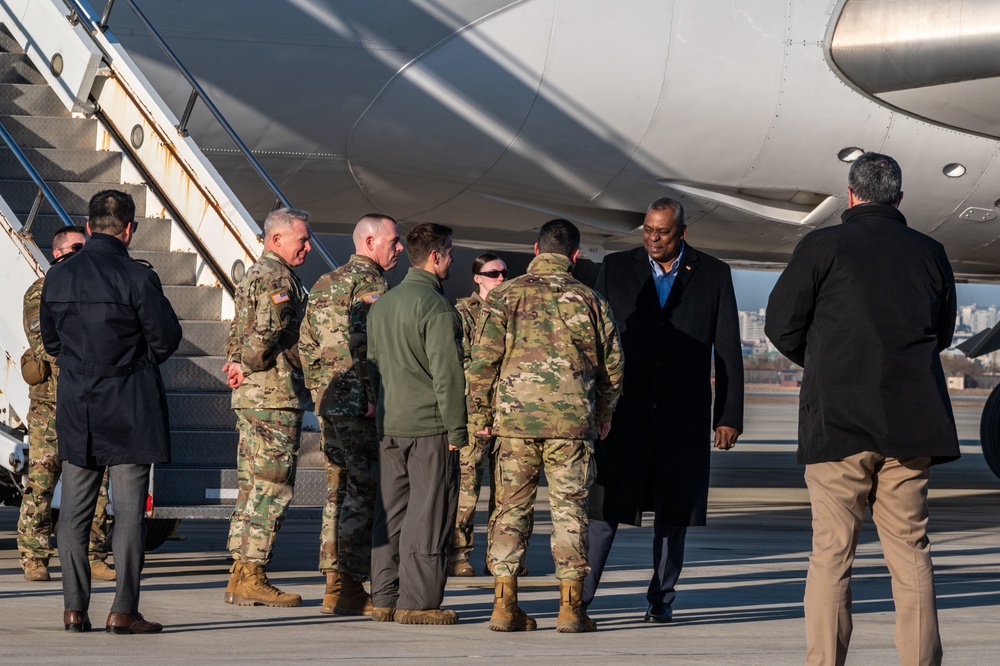 SecDef touches base at Osan