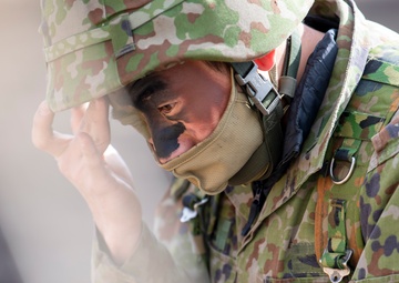 US, Japan forces integrate during Airborne 23