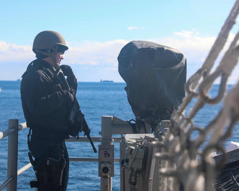 USS Chancellorsville stands watch