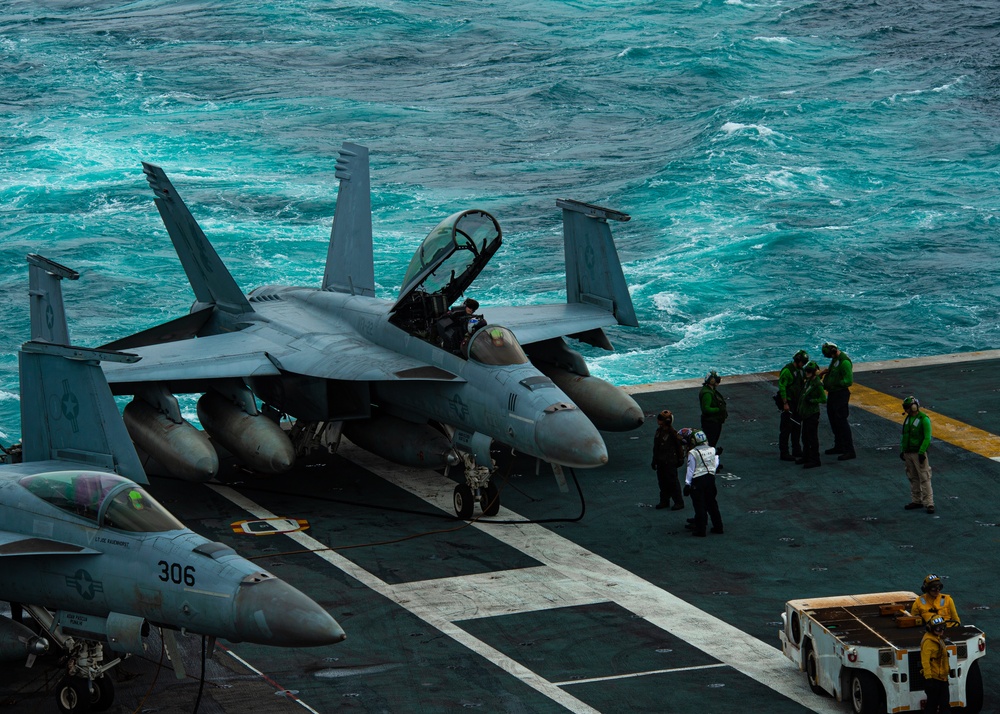 Sailors Perform Maintenance