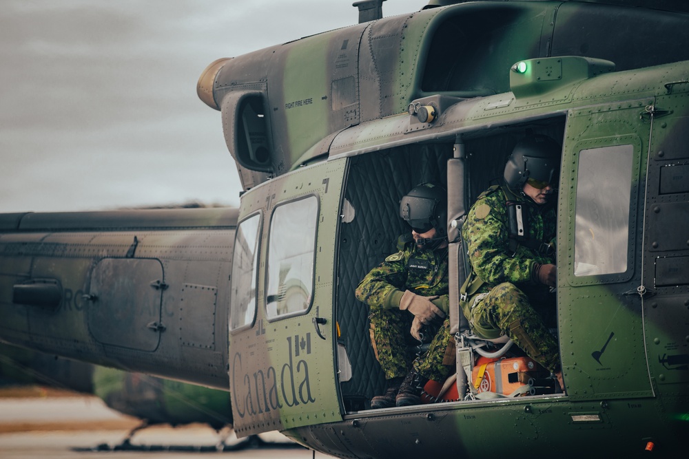 RCAF Conducts Flight Engineer Instructor Course on Marine Corps Air Station New River
