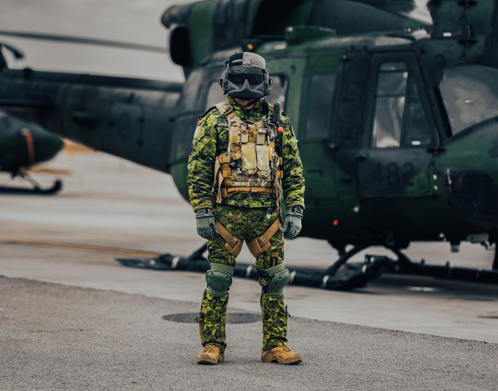RCAF Conducts Flight Engineer Instructor Course on Marine Corps Air Station New River