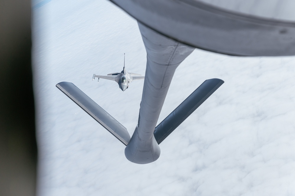 Refueling the F-16