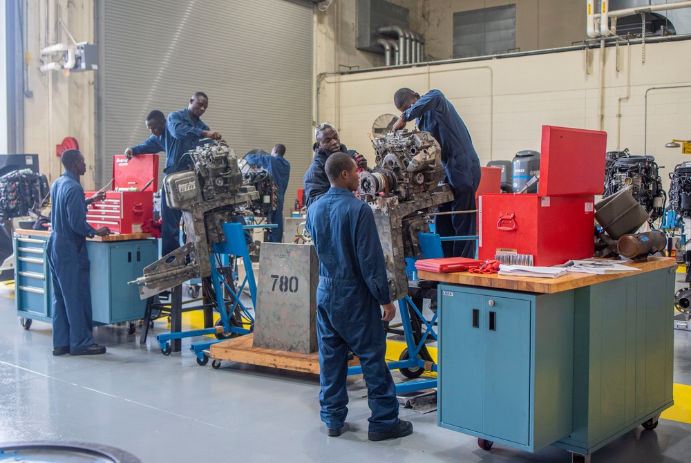 NAVSCIATTS Students Dissect Outboard Motor Engines