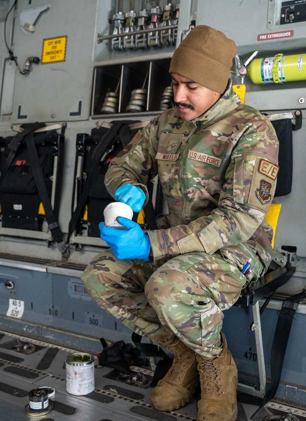 736th AMXS keeps C-17 fleet mission-ready