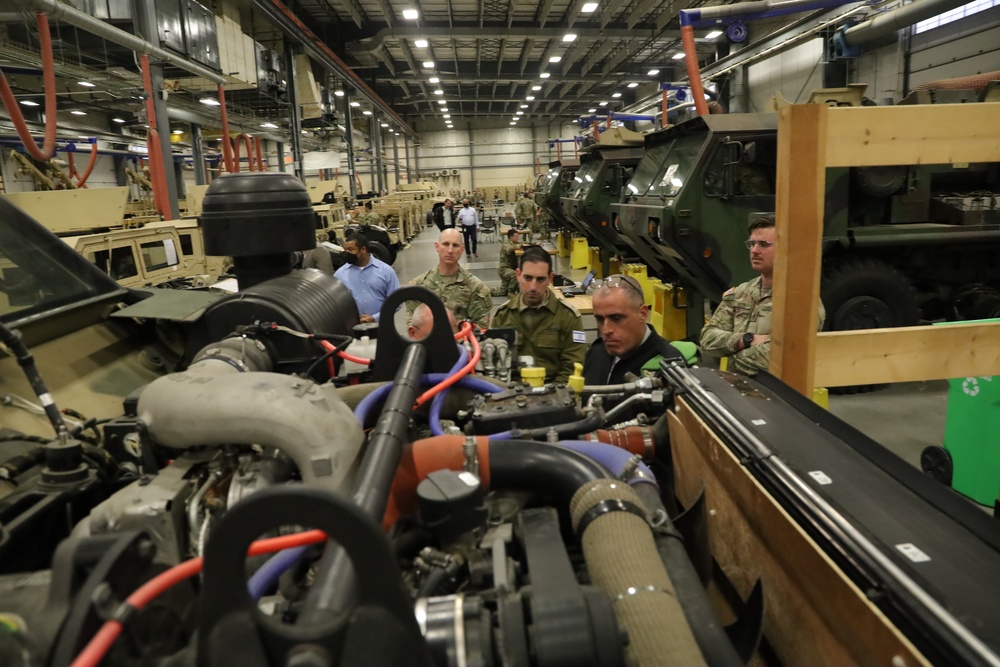 Brig. Gen. Ronen Cohen, the Israeli Army Chief of Logistics, visits CASCOM and Fort Lee.