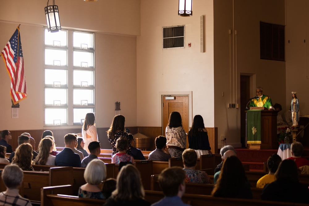 Bishop Richard Spencer visits MCAS Beaufort chapel