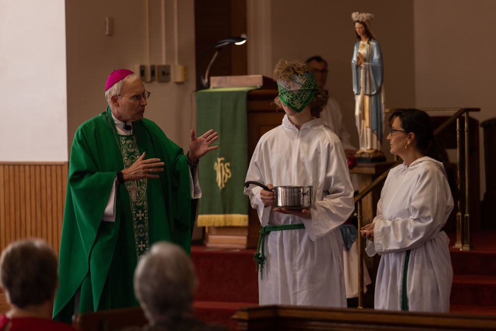 Bishop Richard Spencer visits MCAS Beaufort chapel