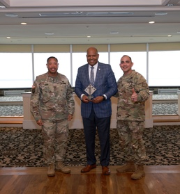 Retired Army Chemical Corps lieutenant general named 2022 Defender of Liberty