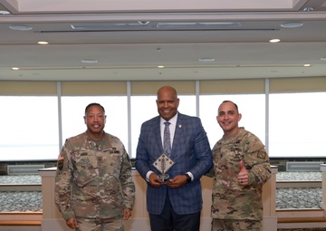 Retired Army Chemical Corps lieutenant general named 2022 Defender of Liberty