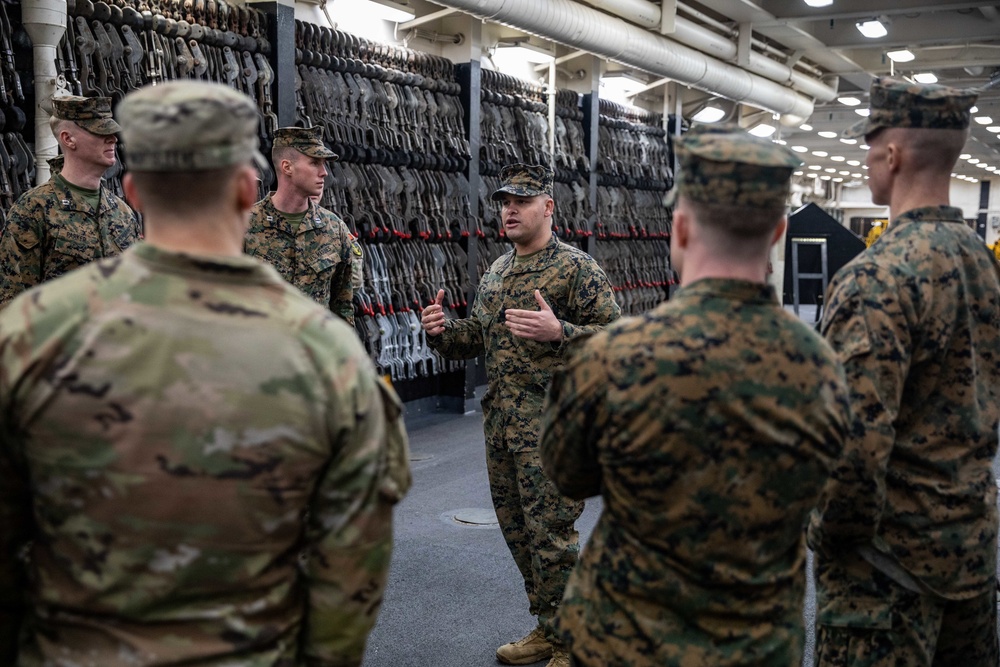 Expeditionary Warfare School students visit USS Arlington for ship familiarization