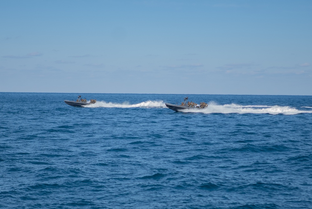 26th MEU's Boat Assault Force conducts VBSS