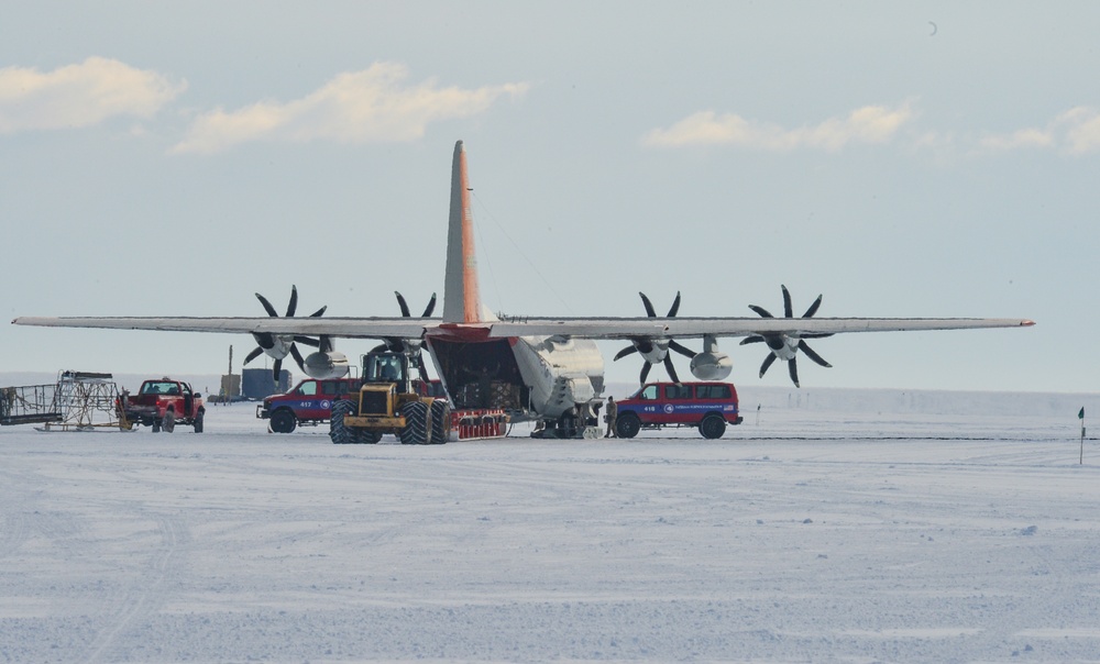 LC-130 Hercules Operation Deep Freeze