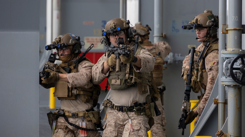 DVIDS - Images - VBSS aboard the USS Miguel Keith [Image 5 of 8]