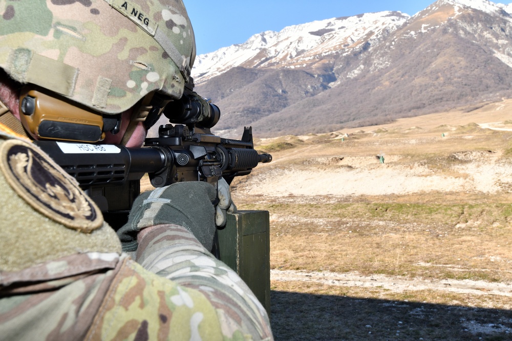 Marksmanship training at Cao Malnisio