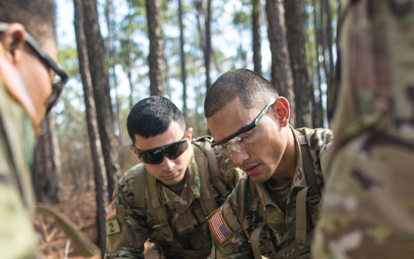 Soldiers Battle for 200th MP Command Best Squad Honor