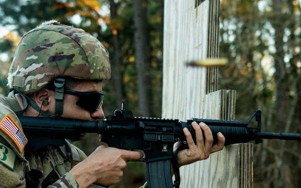 Soldiers Battle for 200th MP Command Best Squad Honor