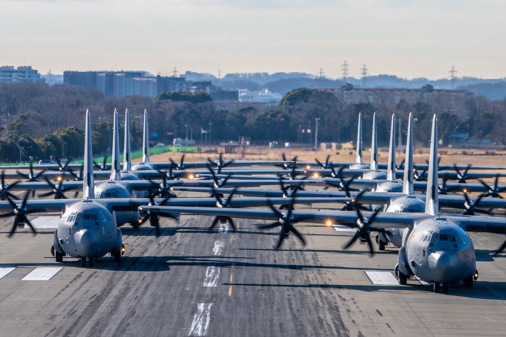 US, Japan forces integrate during Airborne 23