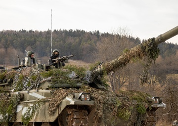 Soldiers work with Italian army during Exercise Dragoon Ready