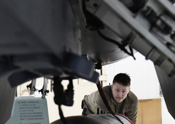AN/ASQ-236 Modernizes Air National Guard and 148th Fighter Wing F-16 capabilities