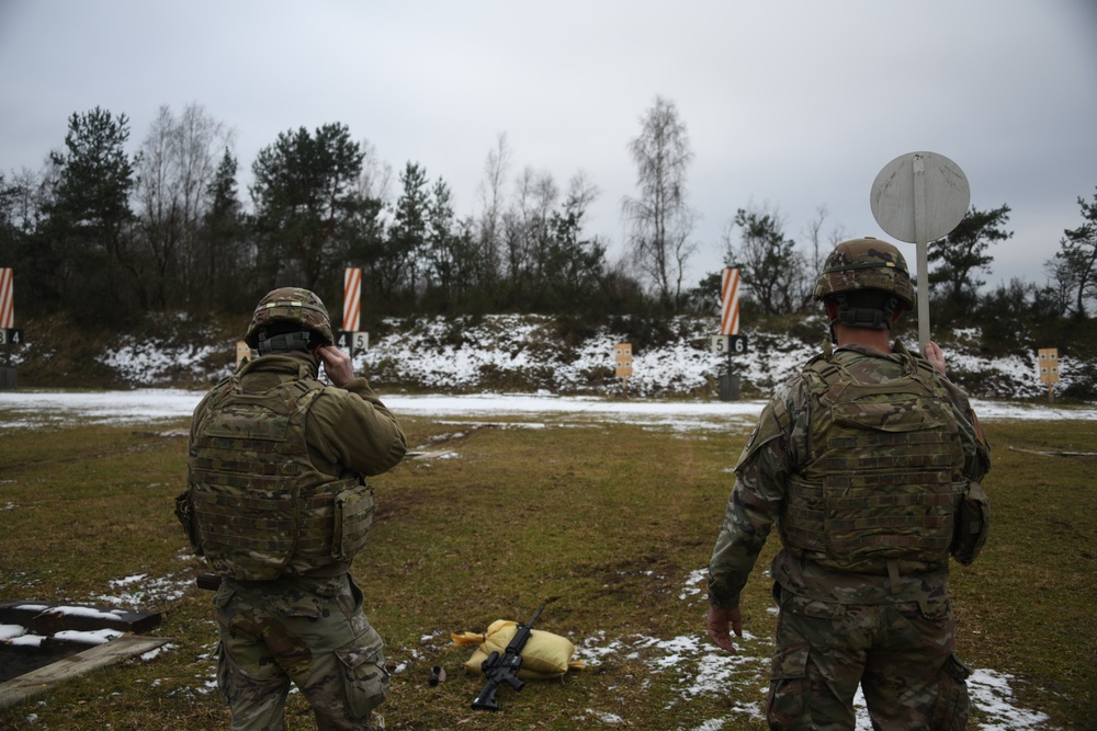 207th MIB (T) conduct weapons qualifications