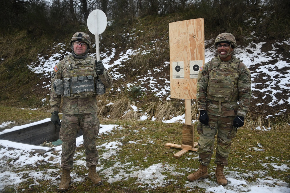 207th MIB (T) conduct weapons qualifications