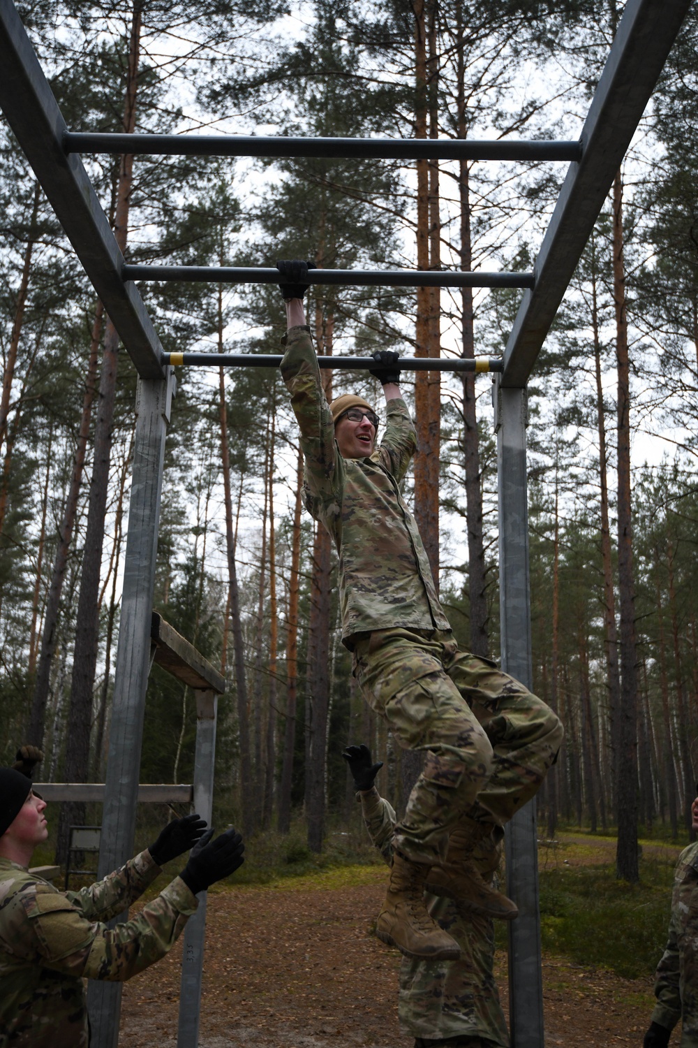 307th Military Intelligence Brigade conquers obstacle course