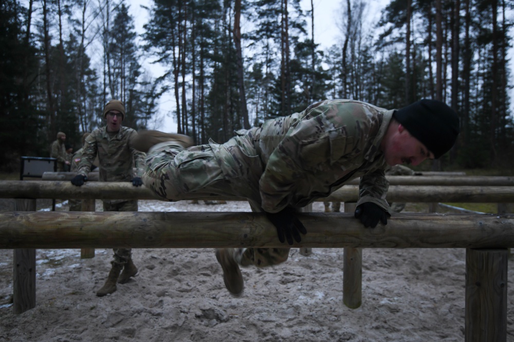 307th Military Intelligence Brigade conquers obstacle course