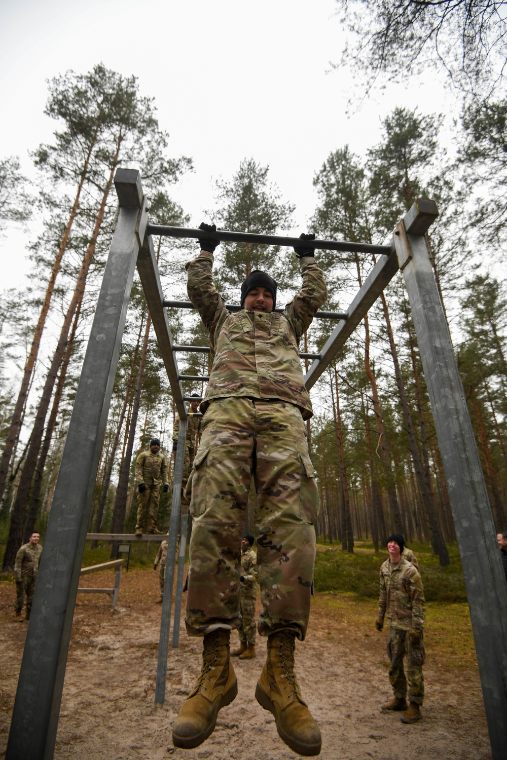 307th Military Intelligence Brigade conquers obstacle course