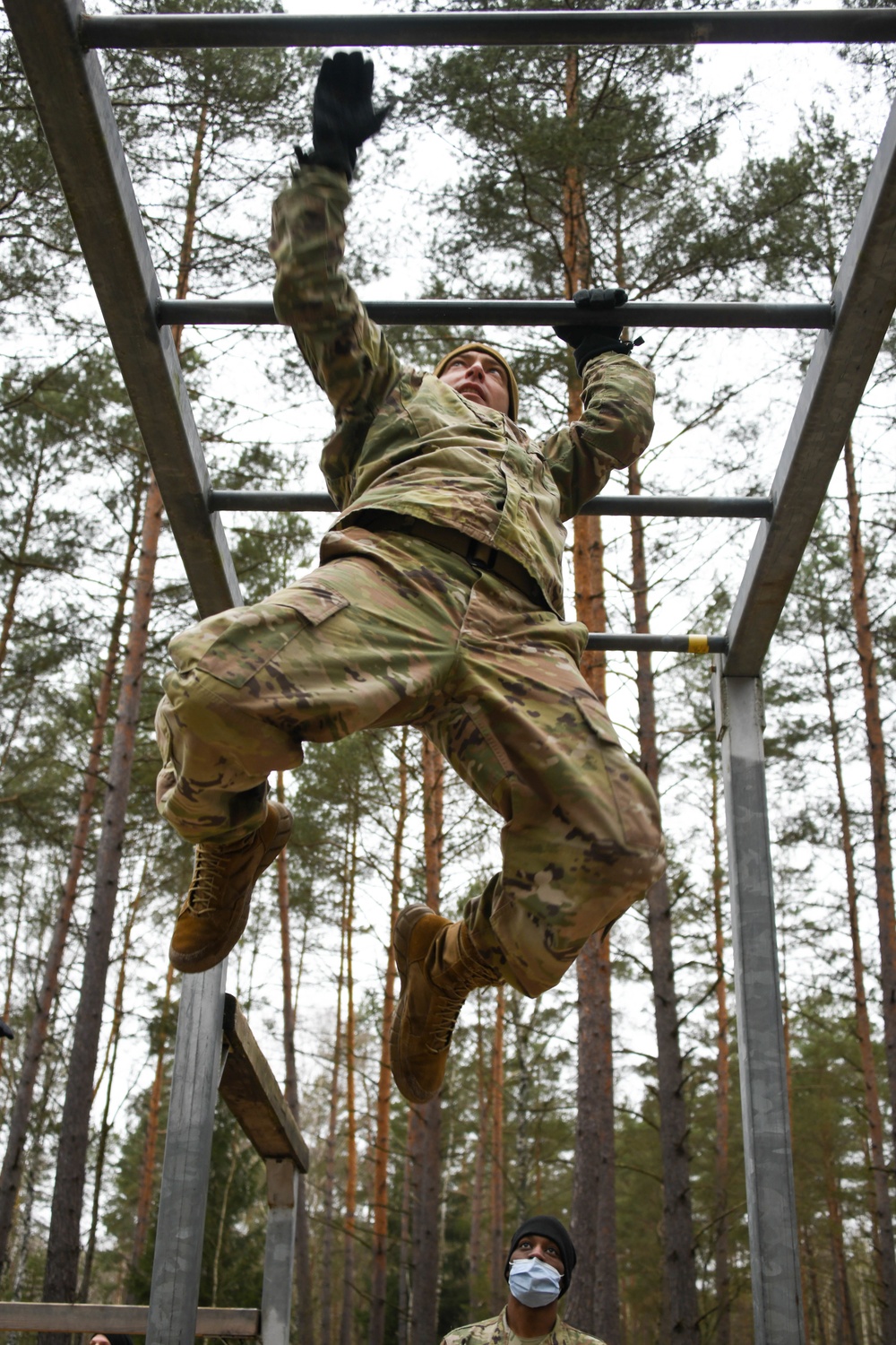 307th Military Intelligence Brigade conquers obstacle course