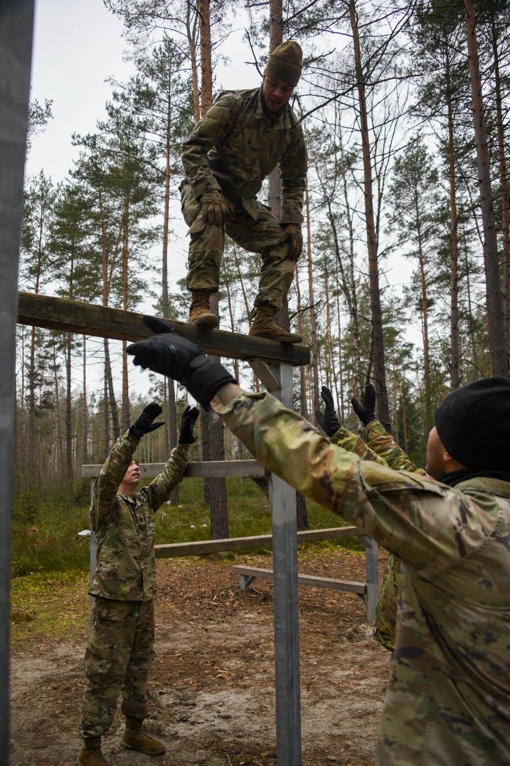 307th Military Intelligence Brigade conquers obstacle course