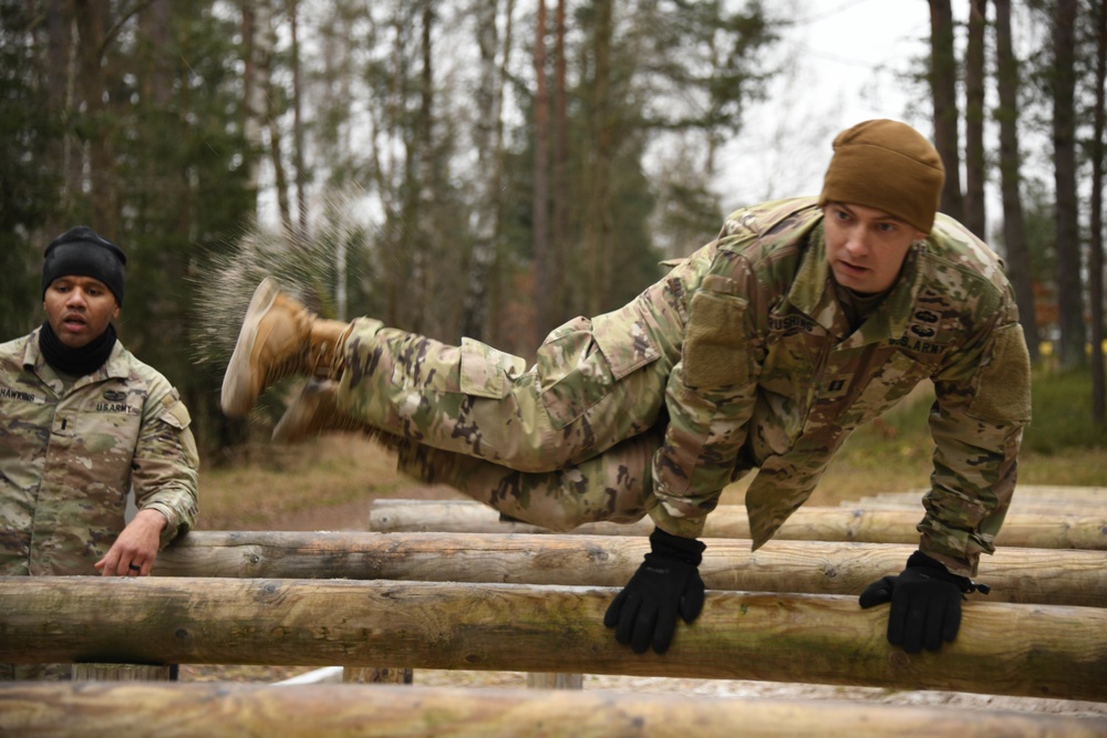 307th Military Intelligence Brigade conquers obstacle course during Exercise Lightning Focus