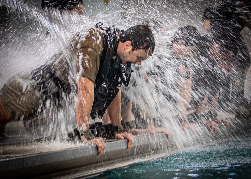 Green Berets with 1st SFG (A) conduct a Maritime Assessment Course