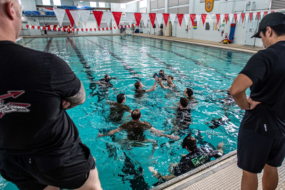 Green Berets with 1st SFG (A) conduct a Maritime Assessment Course