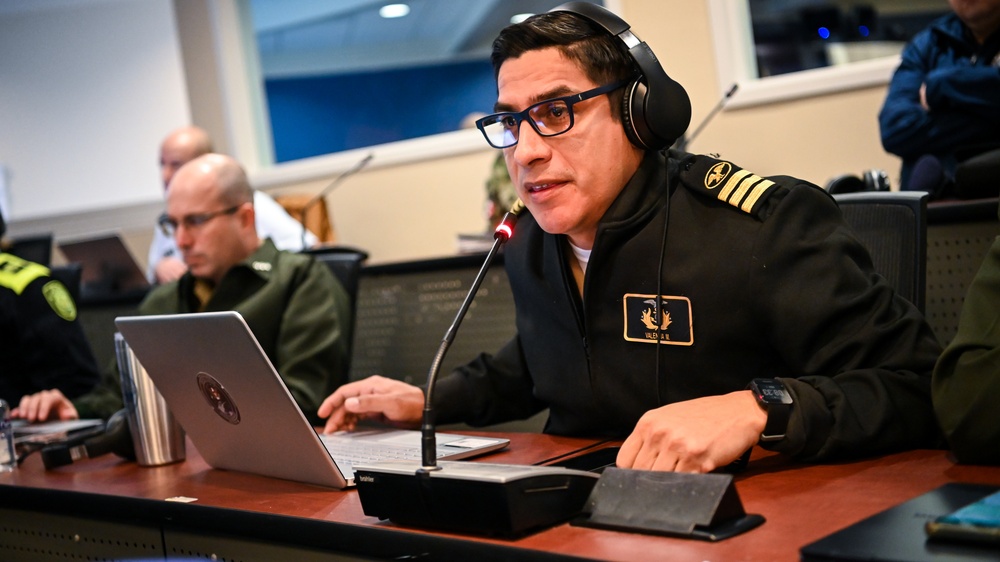 U.S. Chief of Navy Operations speaks to IADC Class 62 Students  