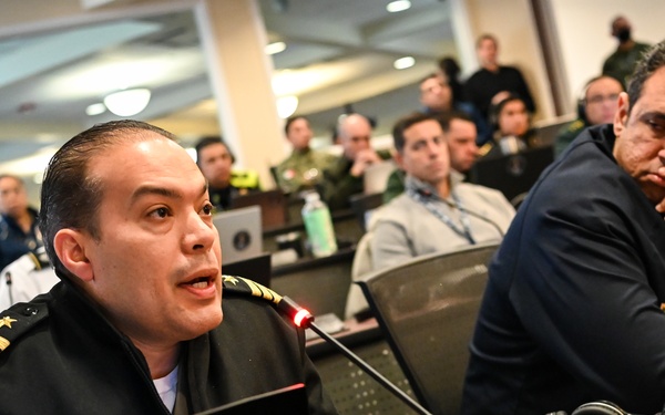 U.S. Chief of Navy Operations speaks to IADC Class 62 Students  