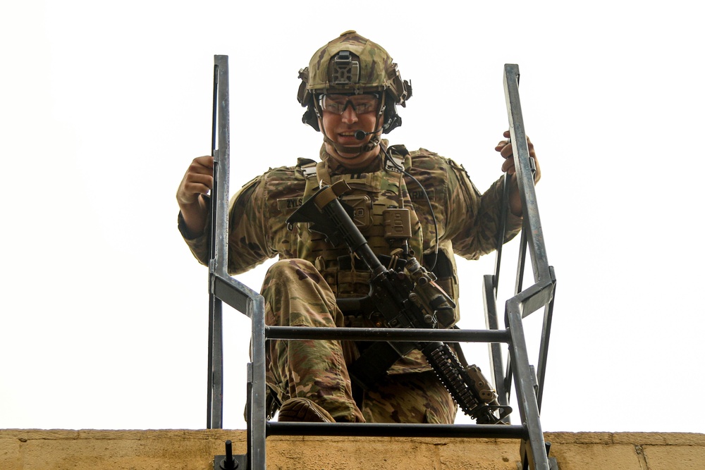 Validating Combat Advisors