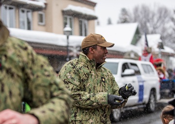 U.S. Navy Sailors assigned to the USS IDAHO submarine visit Idaho